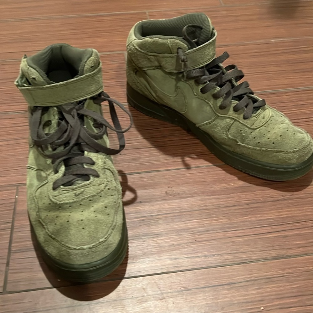 Nike Air Force 1 High. Good condition, cleaned, ready to  wear!